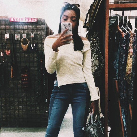 Meet your Posher, Tori - Picture 1 of 1